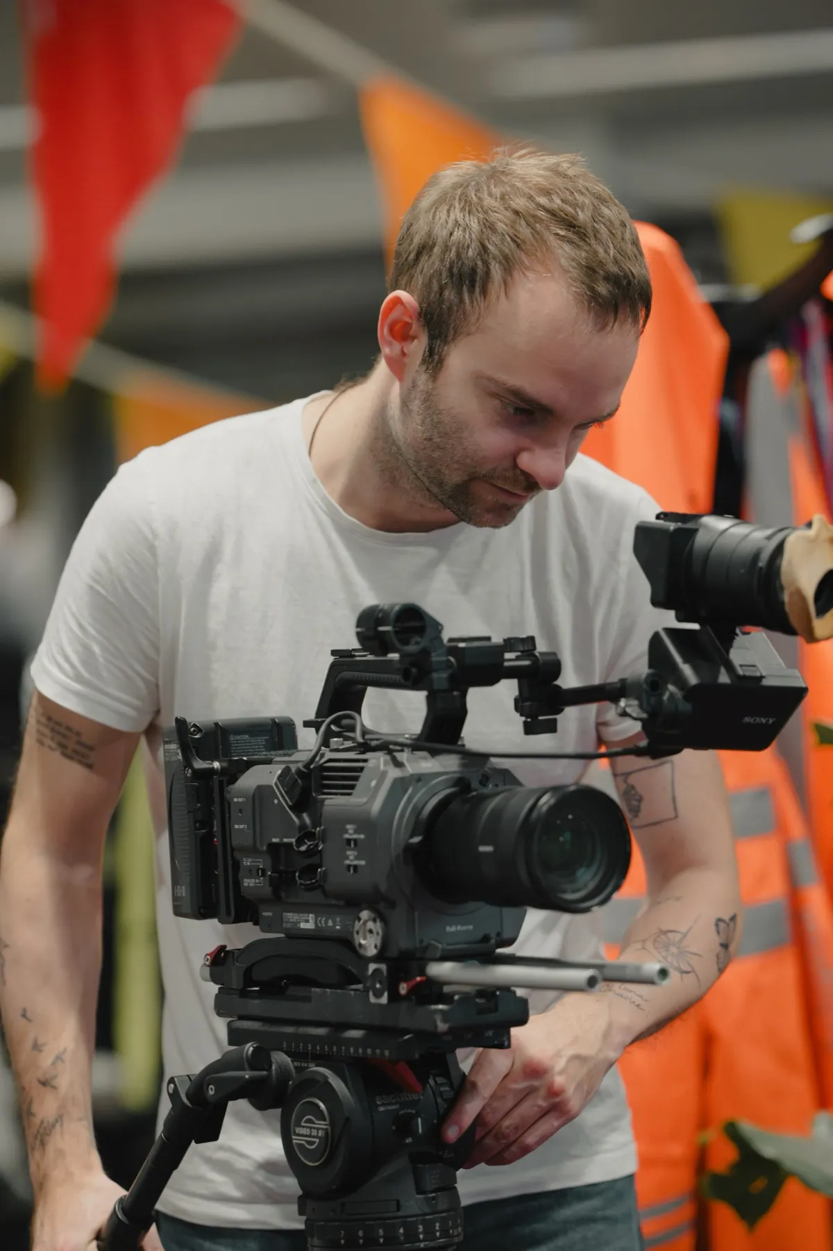 Cameraman en editor van de vaste crew