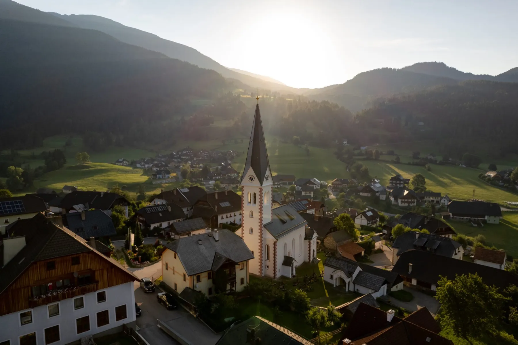 Outdoor Therapie: drone shot landscape